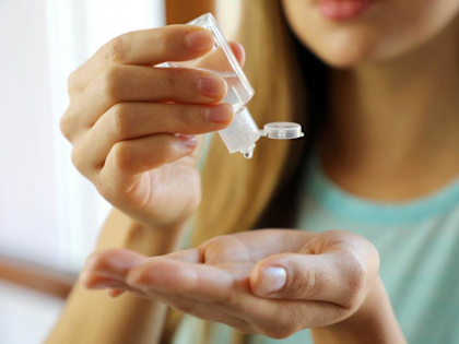 Η χρήση απολυμαντικού χεριών είναι πραγματικά τόσο ασφαλής και καλή για εσάς;